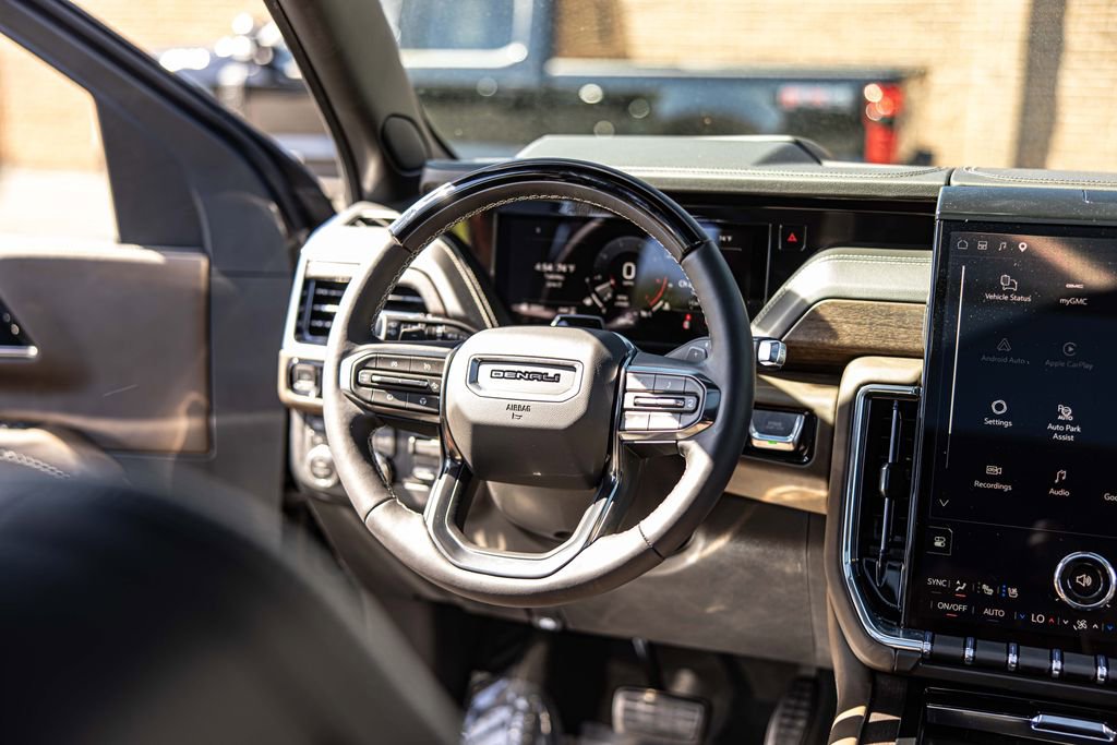 Used 2026 GMC Yukon Denali Ultimate AWD/4WD image 39