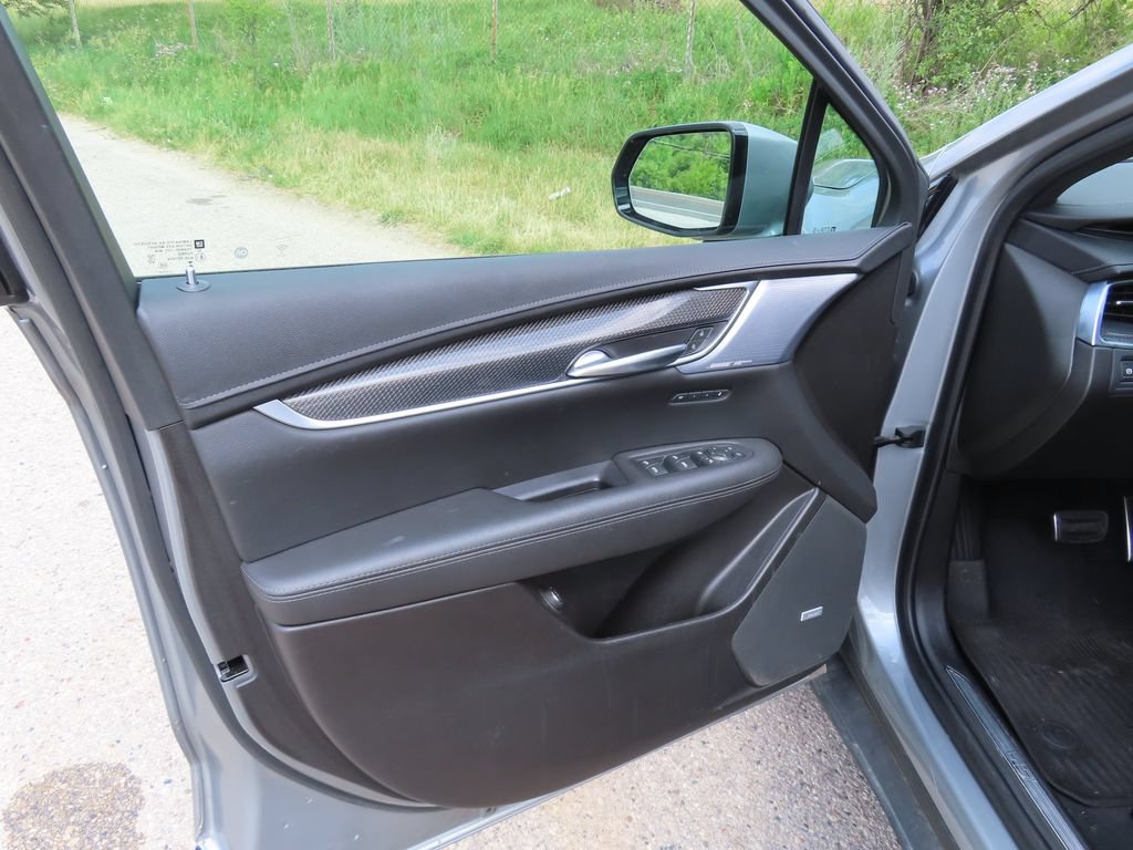 Used 2024 Cadillac XT5 Sportv w/ Technology Package AWD/4WD image 26