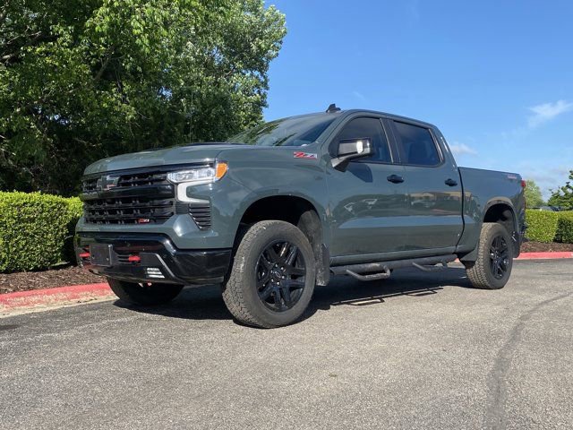 Used 2025 Chevrolet Silverado 1500 LT Trail Boss w/ LT Trail Boss Premium Package AWD/4WD image 10
