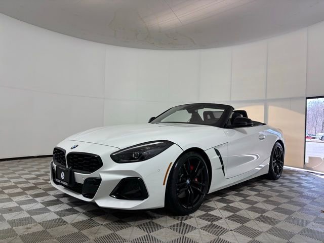 Used 2024 BMW Z4 M40i w/ Premium Package image 3