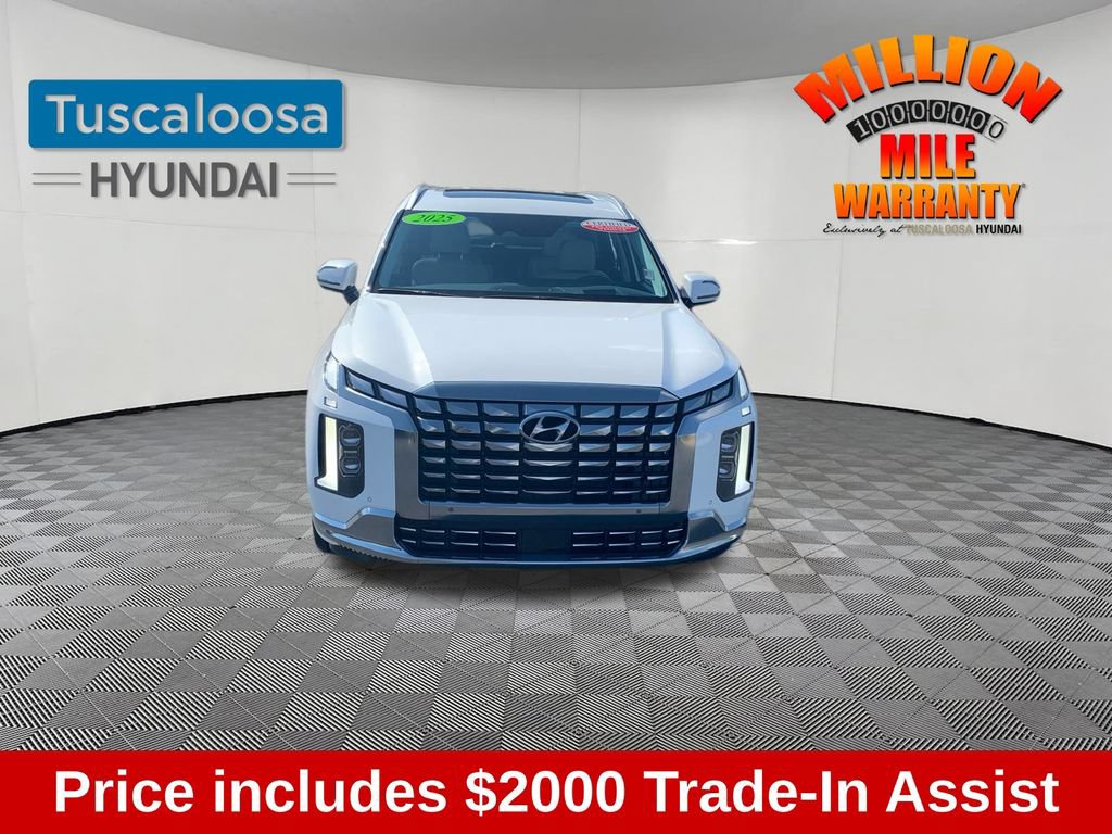 Used 2025 Hyundai Palisade Calligraphy FWD image 2