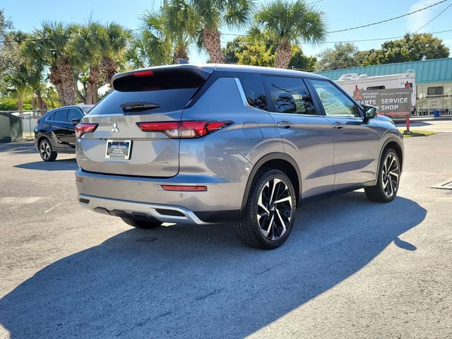Used 2024 Mitsubishi Outlander SE image 6