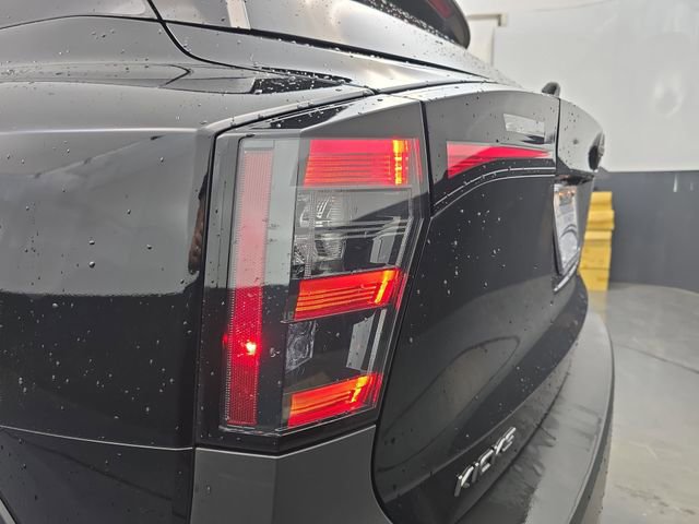 Used 2025 Nissan Kicks SR image 18