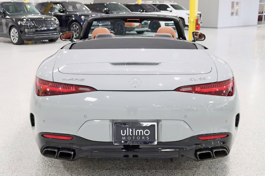 Used 2022 Mercedes-Benz SL 55 AMG 4MATIC w/ Driver Assistance Package image 17