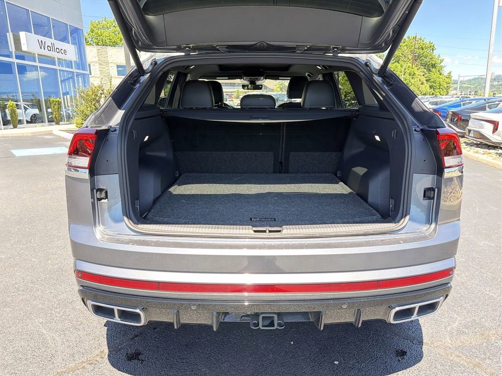 Certified 2024 Volkswagen Atlas Cross Sport SEL R-Line AWD/4WD image 43