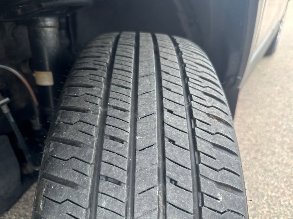 Used 2023 Toyota RAV4 LE AWD/4WD image 40