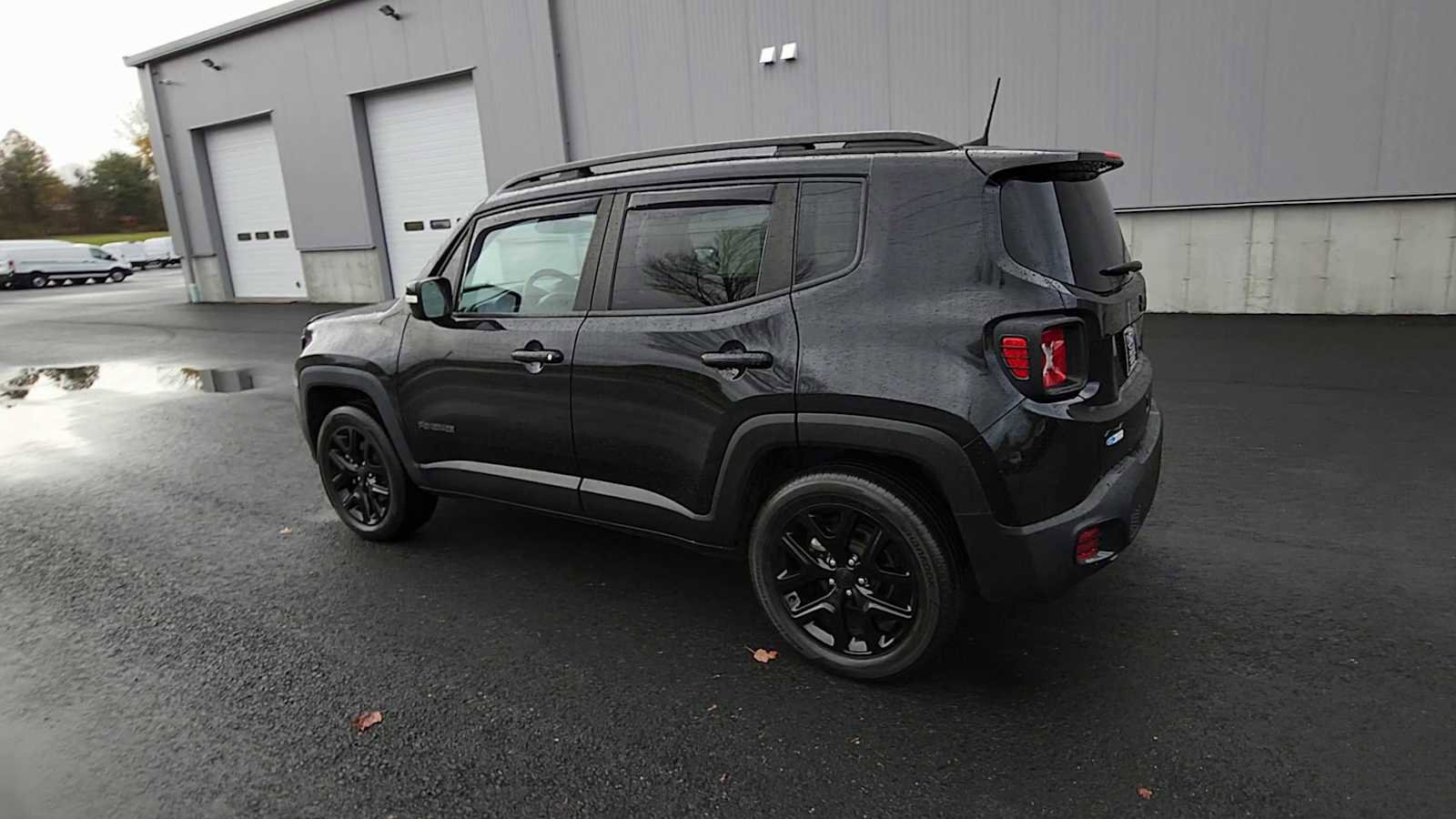 Used 2022 Jeep Renegade Altitude image 6