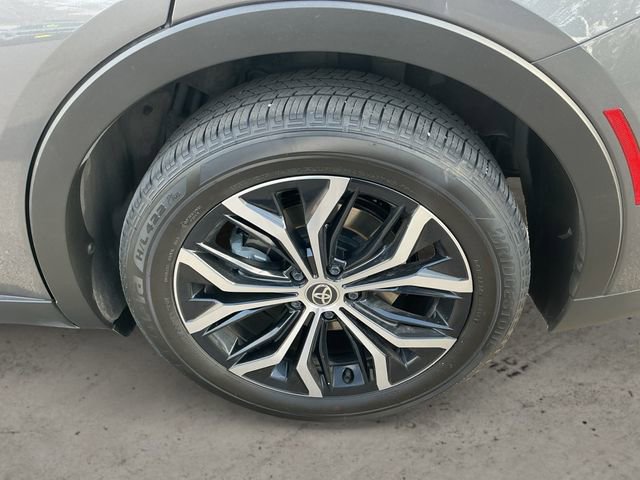 Certified 2023 Toyota Crown XLE image 14