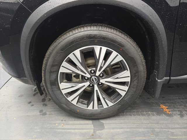 Used 2023 Nissan Rogue SV image 15