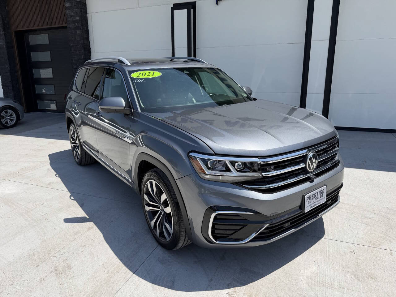 Used 2021 Volkswagen Atlas SEL Premium AWD/4WD image 2