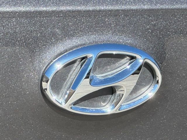 Used 2020 Hyundai Tucson SE image 13