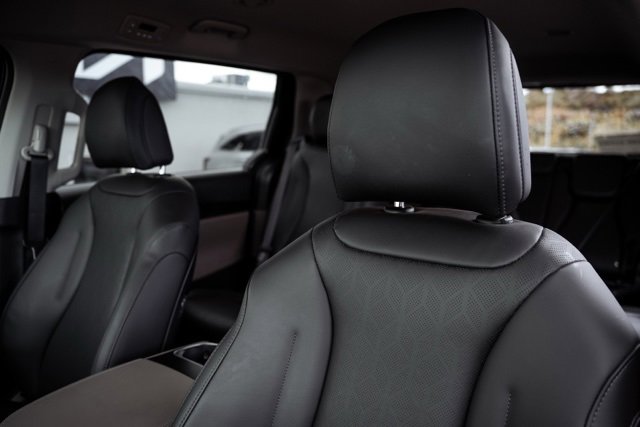 Used 2025 Kia Carnival LXS image 20