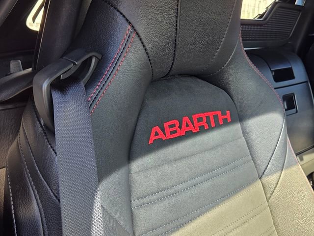 Used 2018 FIAT 124 Spider Abarth image 17