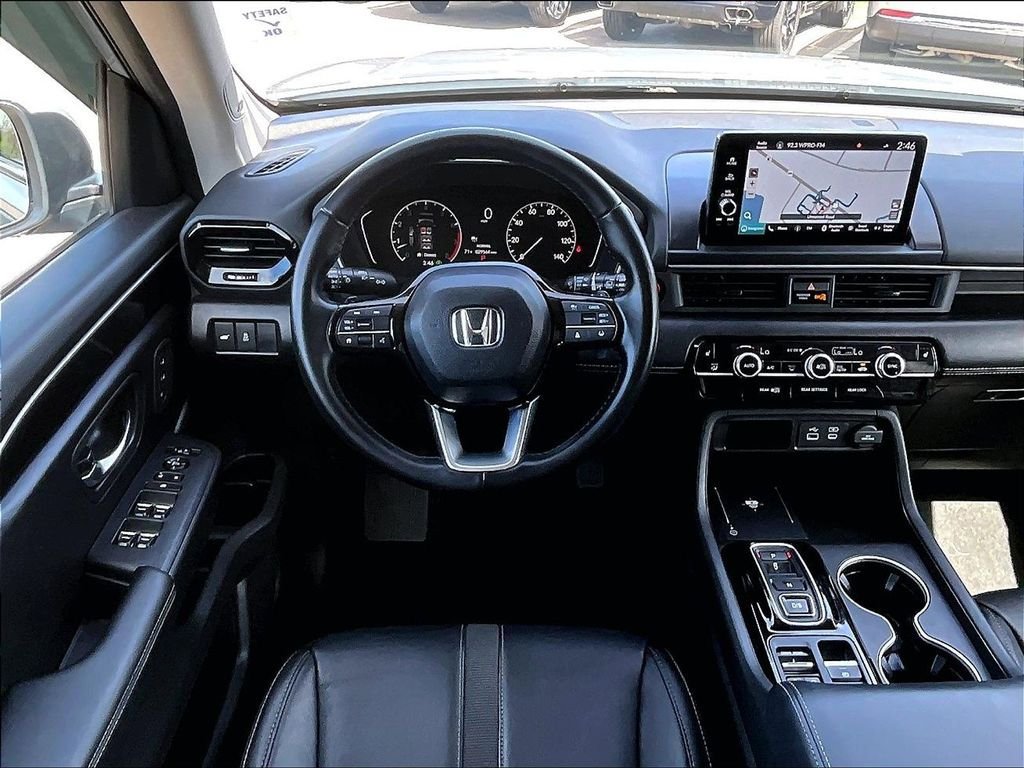 Used 2023 Honda Pilot Touring image 18