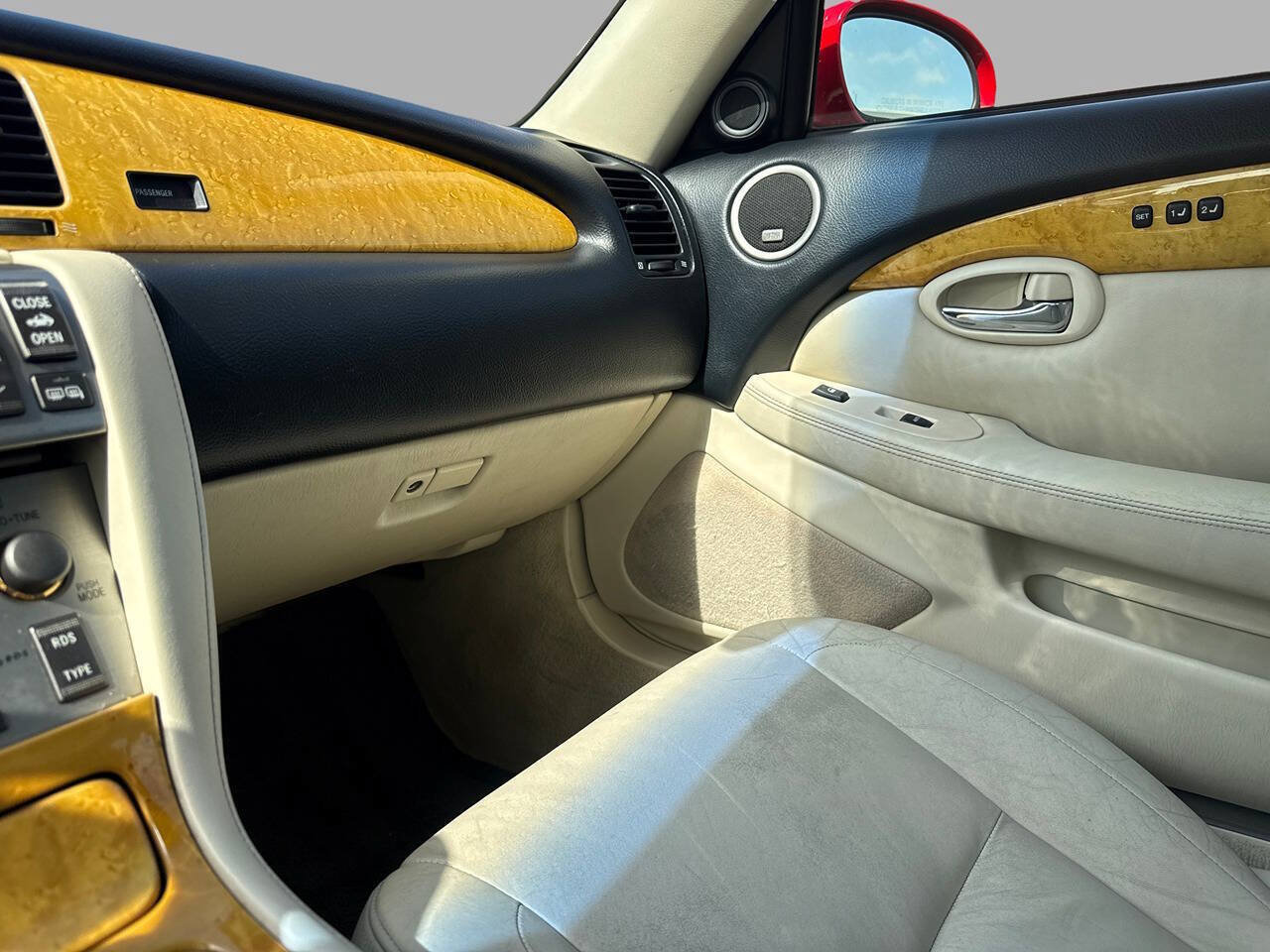 Used 2003 Lexus SC 430 Convertible RWD image 38