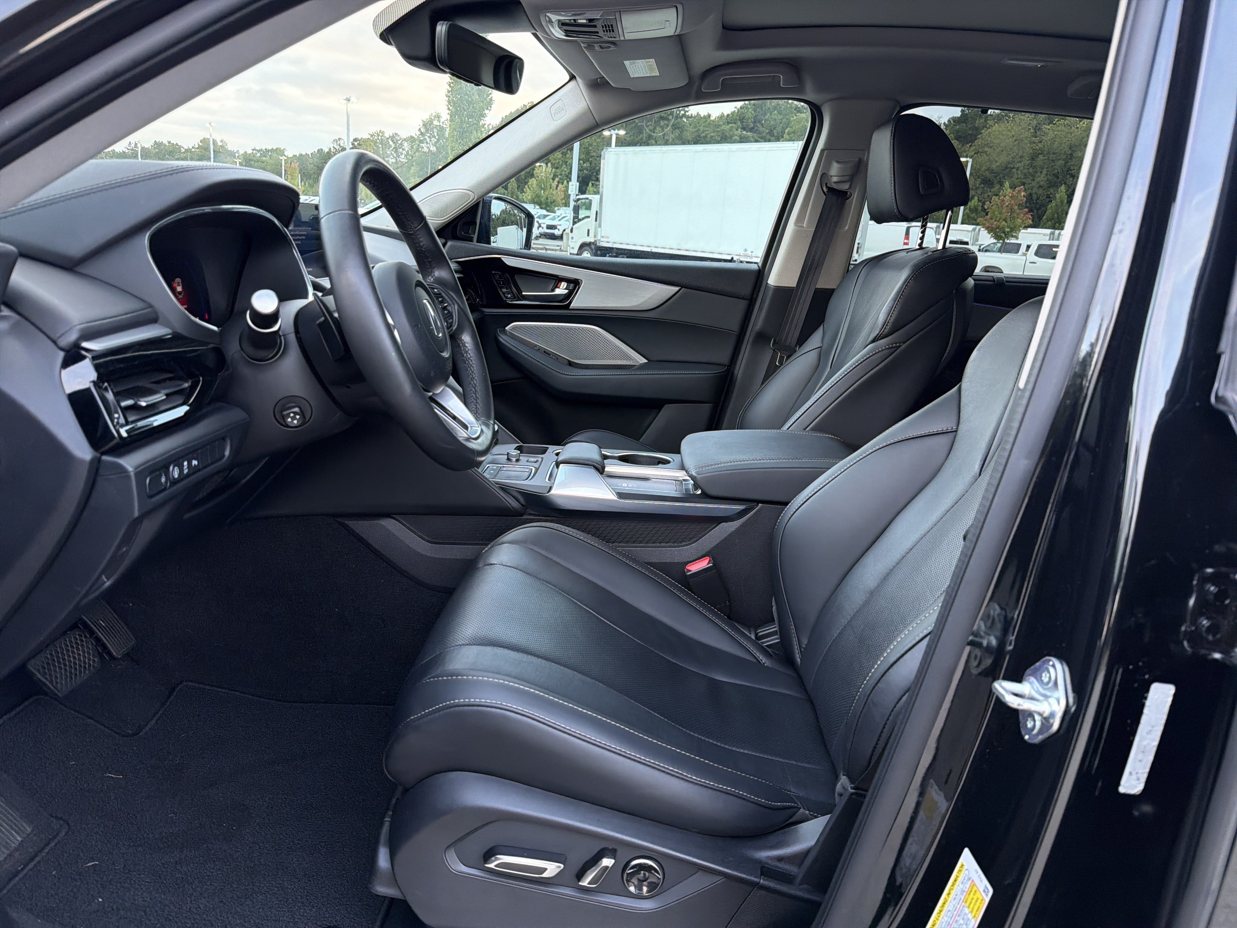 Certified 2024 Acura MDX w/ Technology Package FWD image 11