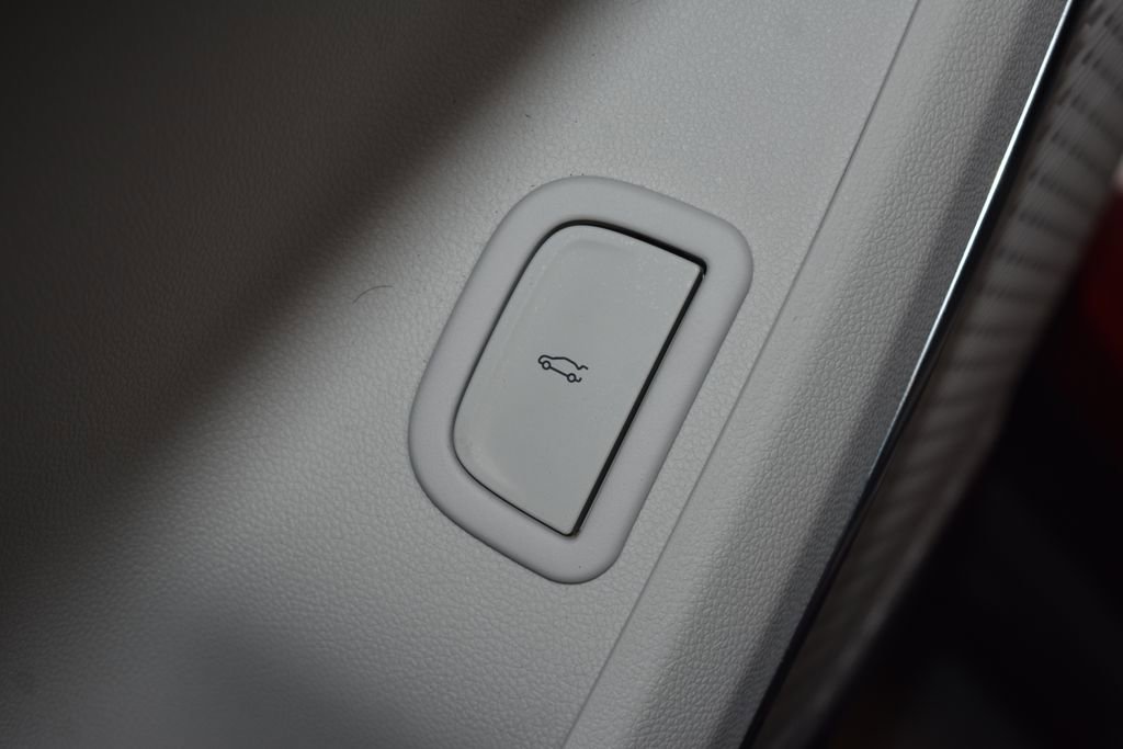 Used 2026 GMC Acadia Denali w/ Super Cruise Package image 7