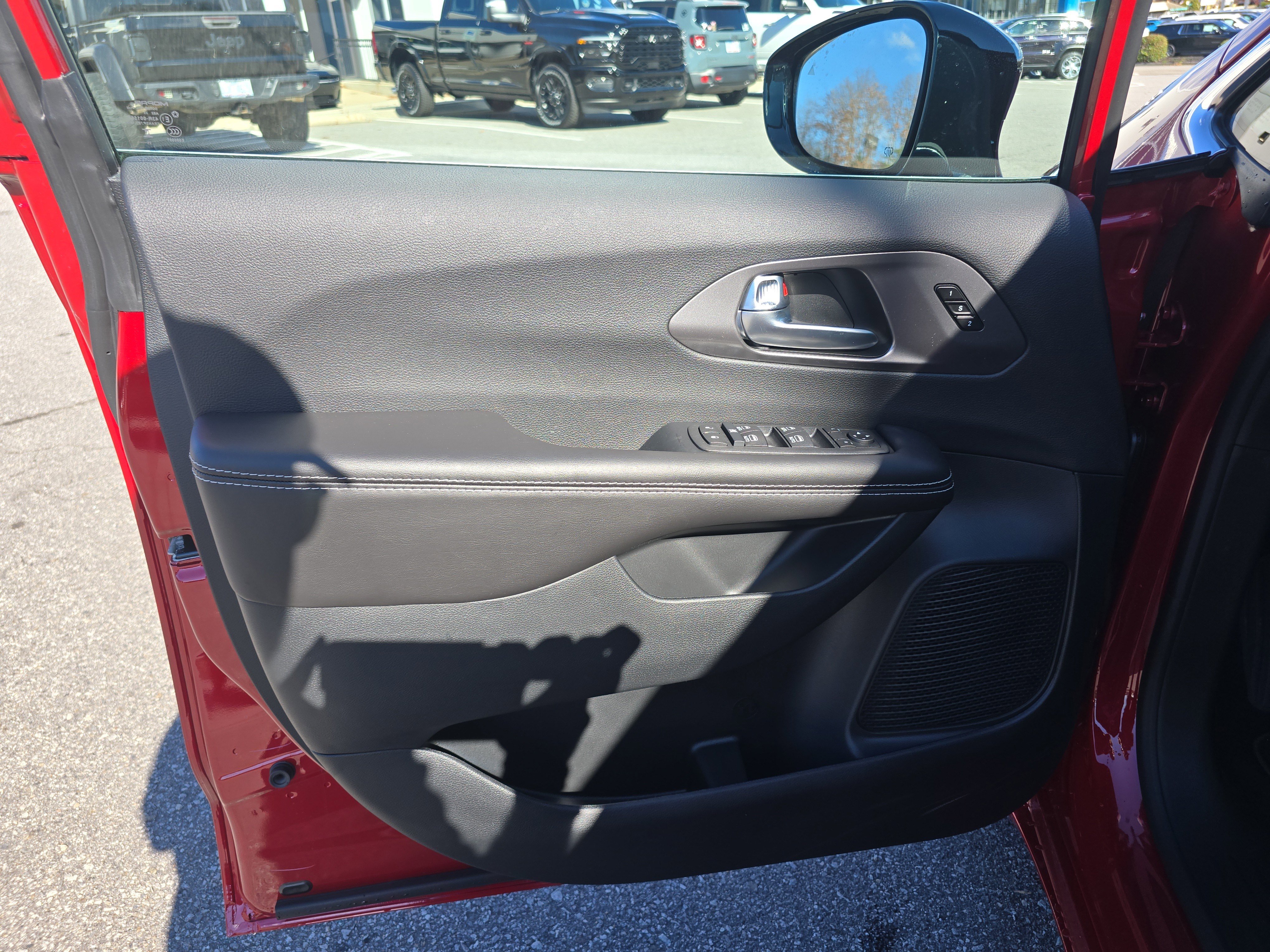 New 2026 Chrysler Pacifica Select image 19