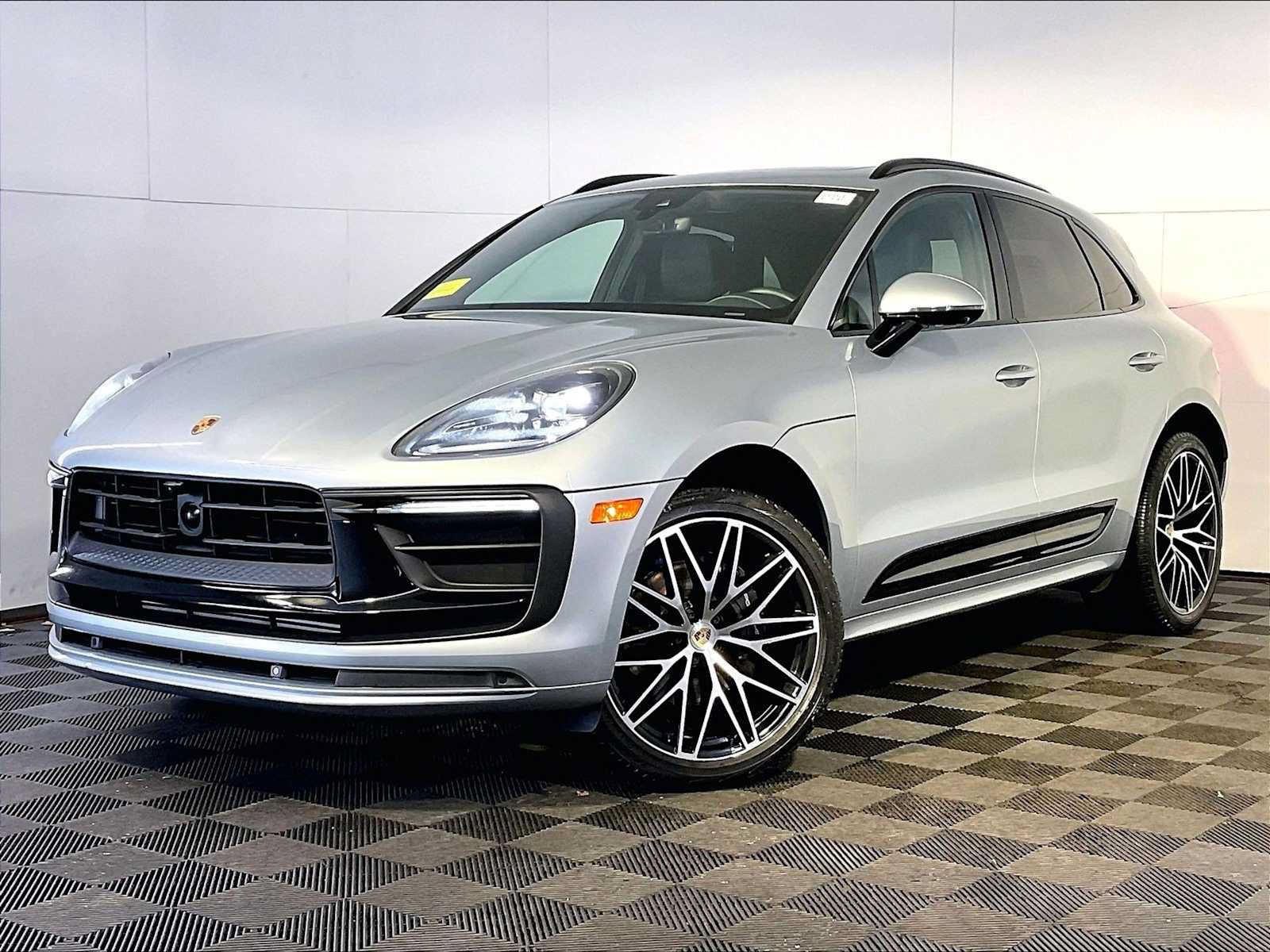 Certified 2023 Porsche Macan