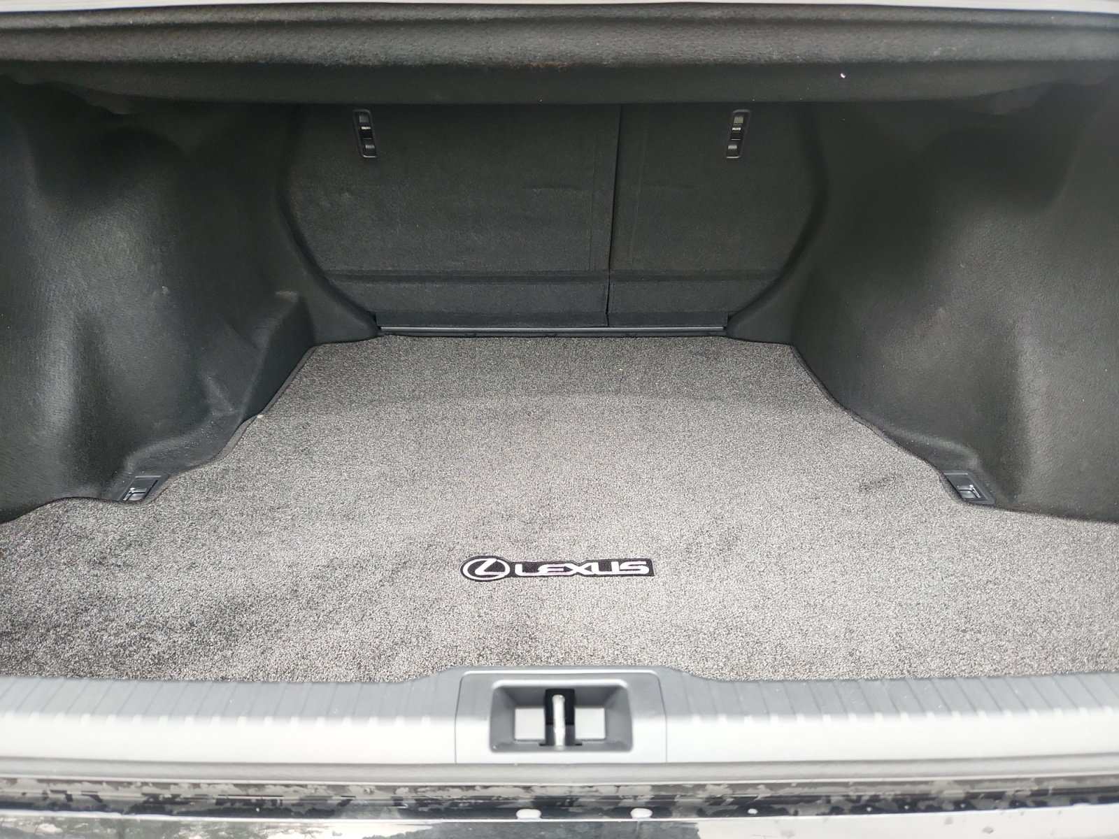 Used 2026 Lexus IS 350 F Sport w/ Technology Package RWD image 32