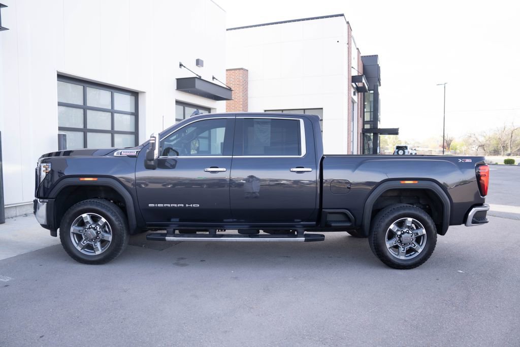 Used 2025 GMC Sierra 3500 SLT w/ SLT Premium Package AWD/4WD image 5