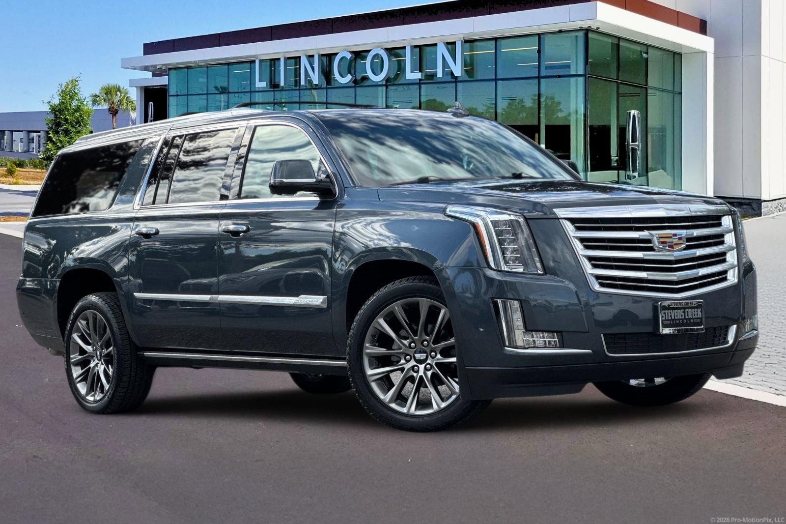 Used 2019 Cadillac Escalade ESV Platinum image 2