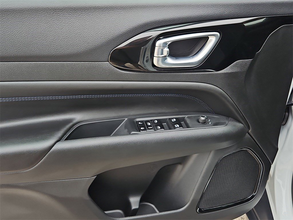 New 2026 Jeep Compass Latitude image 20