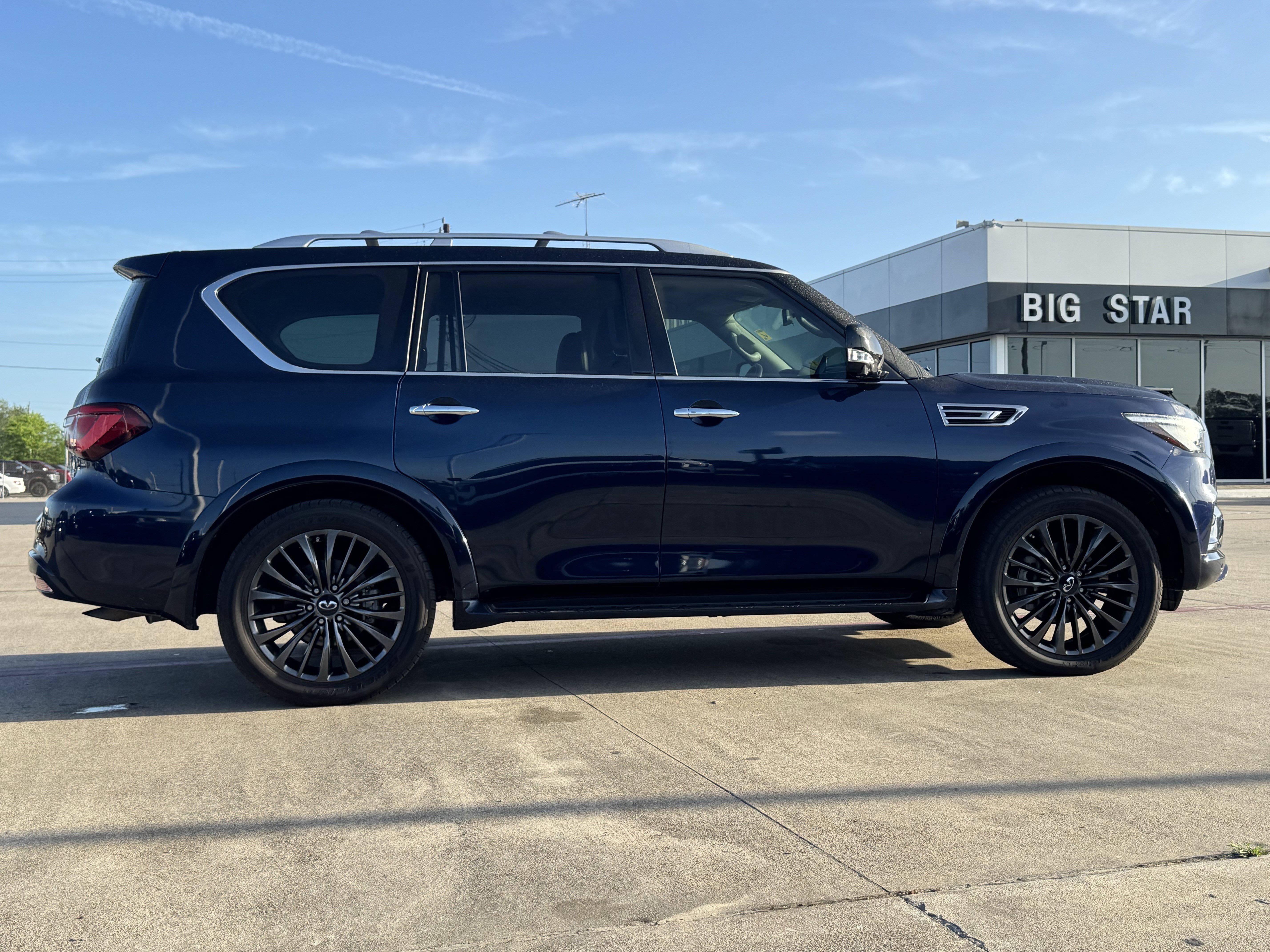 Used 2022 INFINITI QX80 Premium Select w/ Cargo Package AWD/4WD image 7