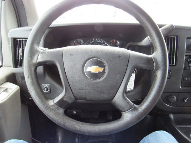 Used 2015 Chevrolet Express 2500 RWD image 32