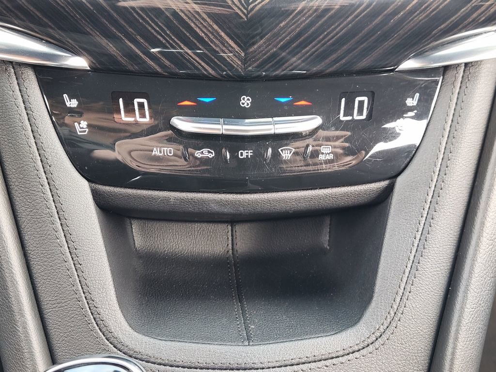 Certified 2020 Cadillac XT6 Premium Luxury image 20