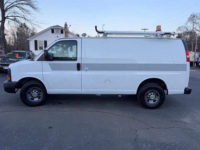 Used 2011 Chevrolet Express 2500 image 9