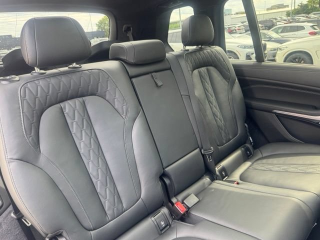 Certified 2025 BMW ALPINA XB7 AWD/4WD image 32