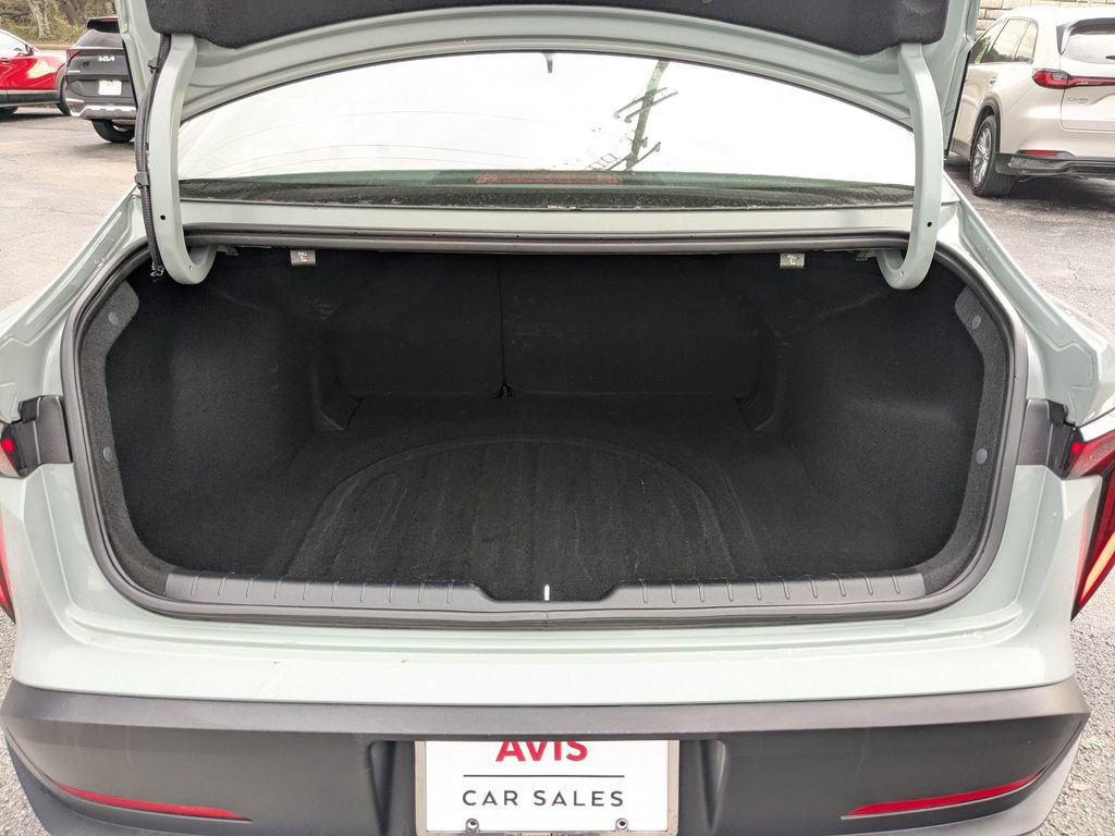 Used 2025 Kia K4 LXS image 24