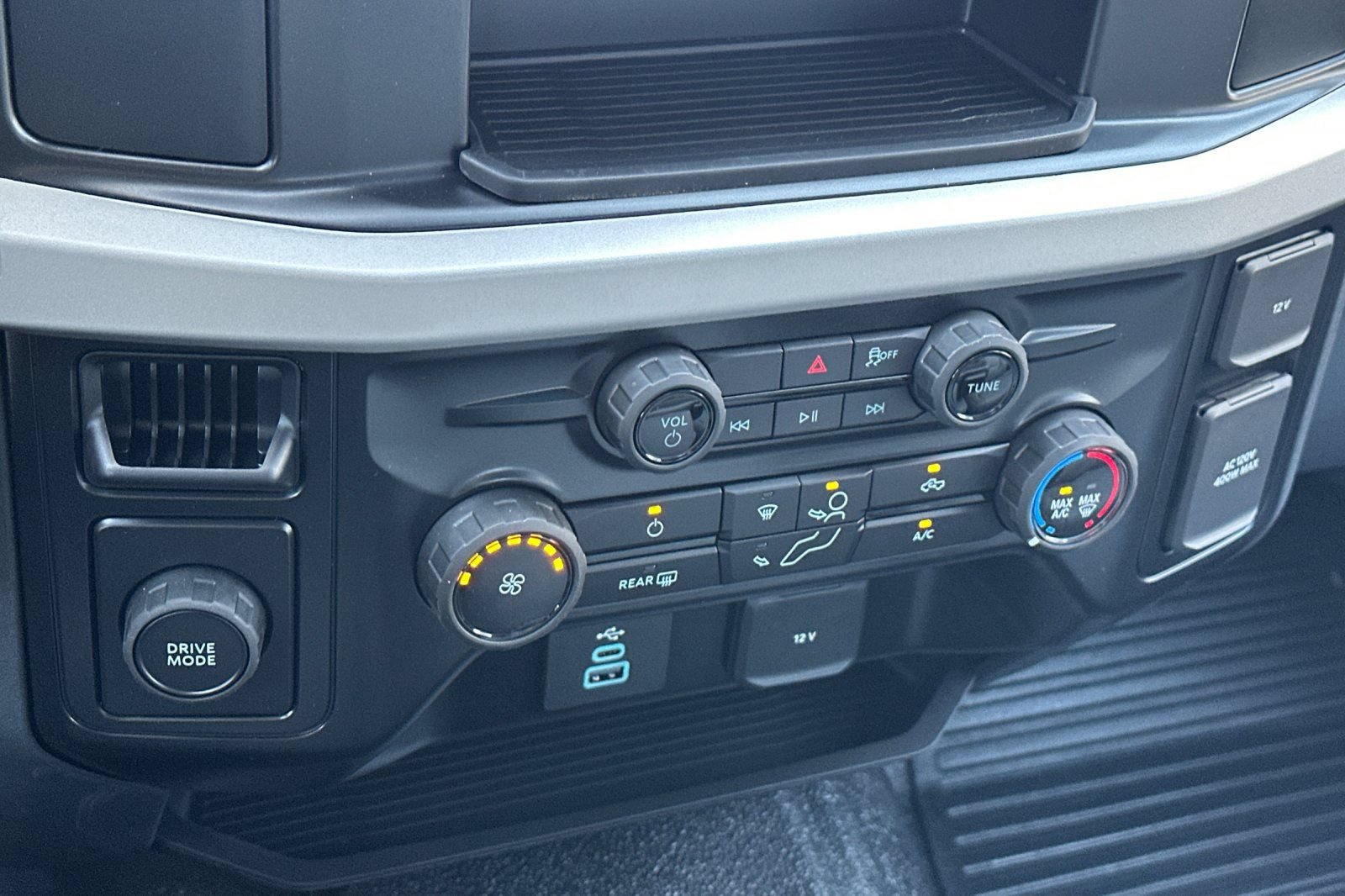 New 2026 Ford F550 2WD SuperCab Super Duty image 19