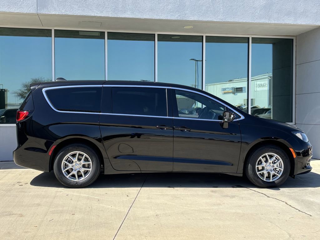 New 2026 Chrysler Voyager LX FWD image 2