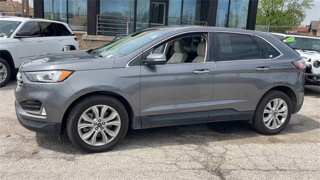 Used 2022 Ford Edge Titanium image 3