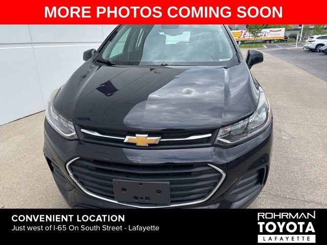Used 2018 Chevrolet Trax LS w/ LPO, Cargo Package FWD image 2