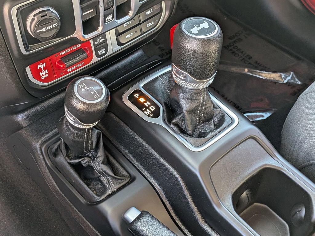 Used 2025 Jeep Wrangler Rubicon w/ Convenience Group image 20