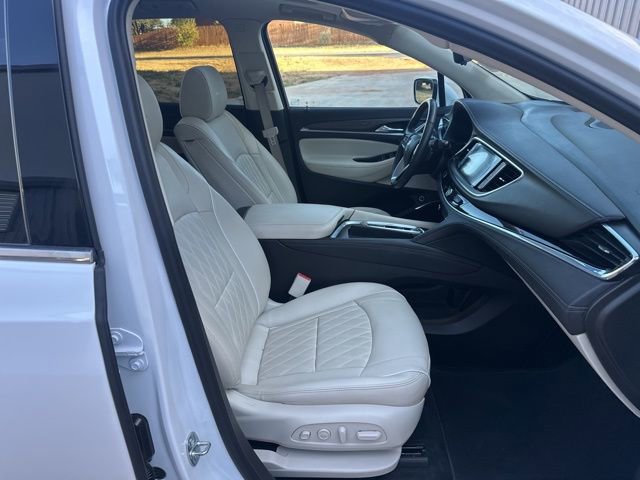 Used 2022 Buick Enclave Avenir w/ Avenir Technology Package image 11