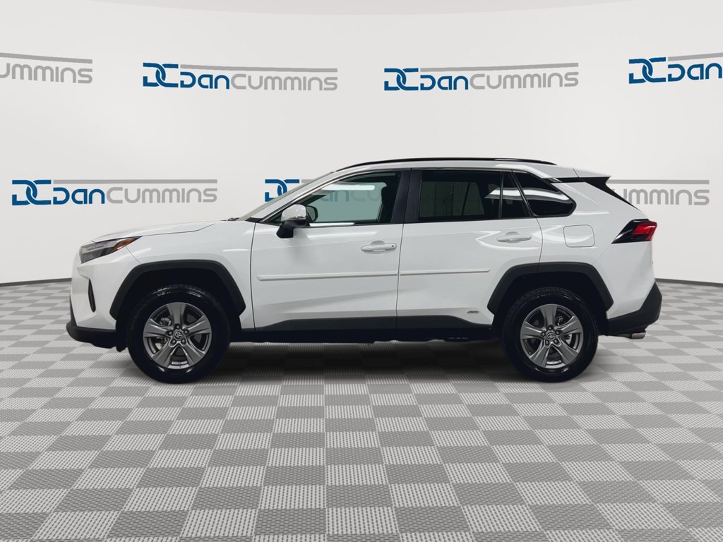 Used 2024 Toyota RAV4 LE AWD/4WD image 5