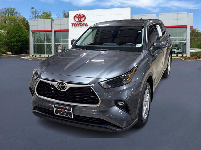 Certified 2022 Toyota Highlander LE