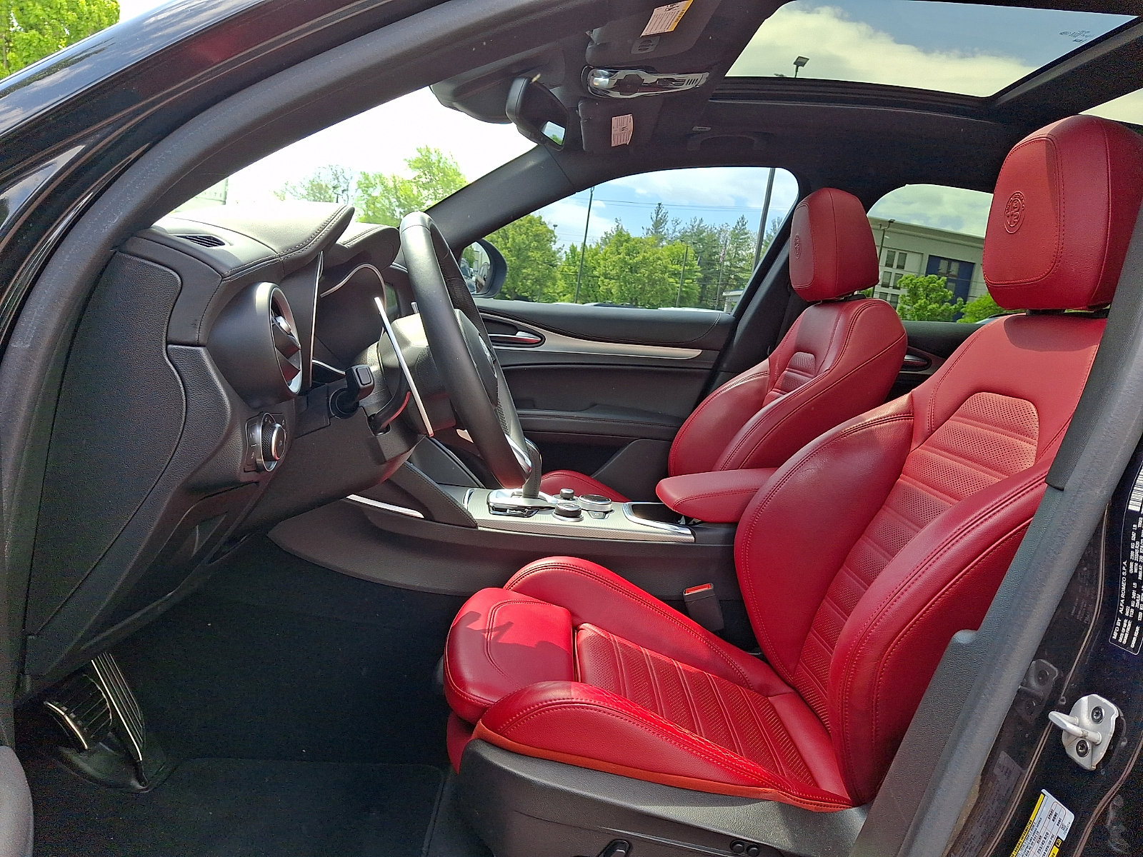 Used 2022 Alfa Romeo Stelvio Veloce AWD/4WD image 13