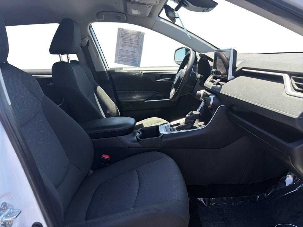 Used 2024 Toyota RAV4 XLE FWD image 17