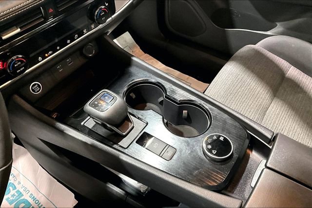 Used 2021 Nissan Rogue SV image 18