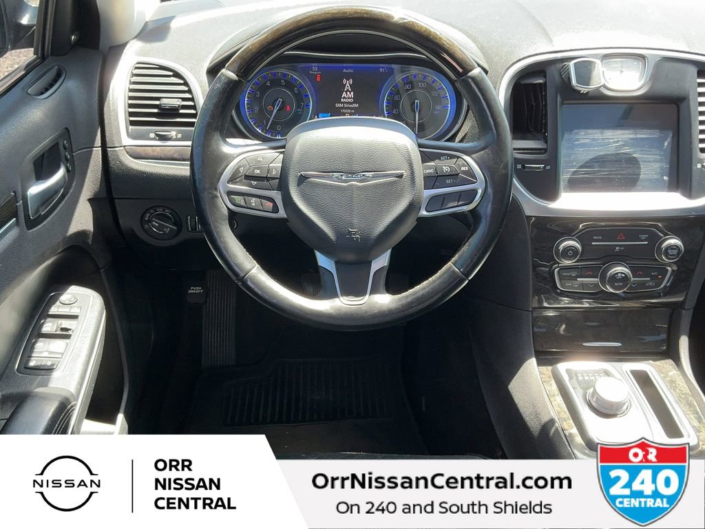 Used 2017 Chrysler 300 C RWD image 14