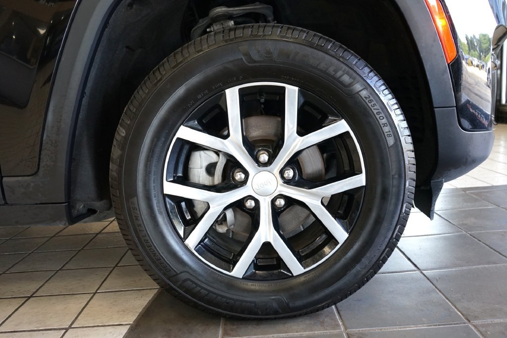 Used 2023 Jeep Grand Cherokee Limited AWD/4WD image 55