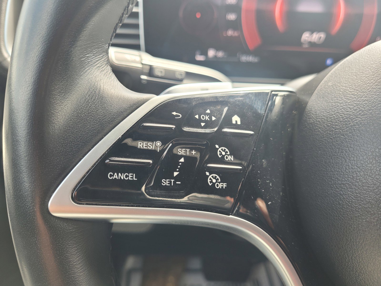 Used 2024 Mercedes-Benz GLE 350 4MATIC image 25