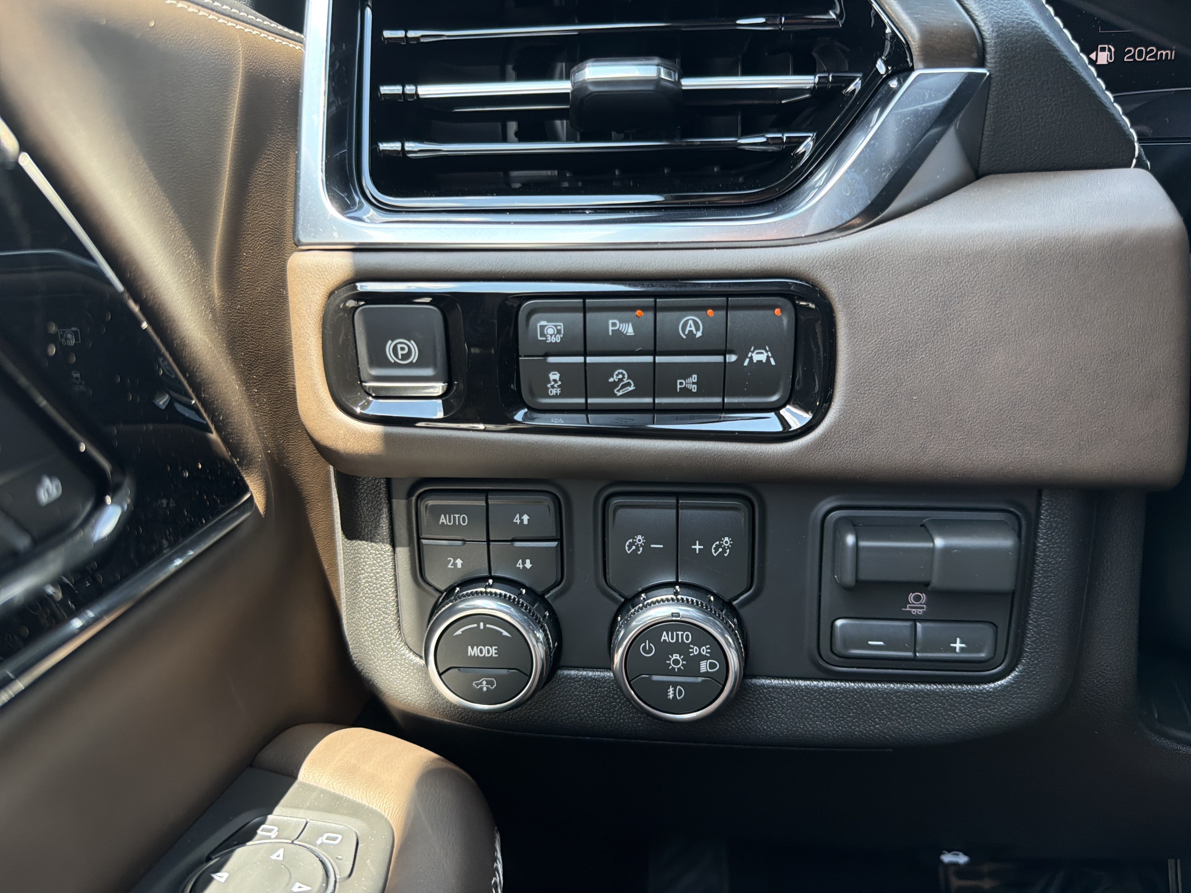 New 2026 GMC Yukon XL Denali Ultimate AWD/4WD image 30