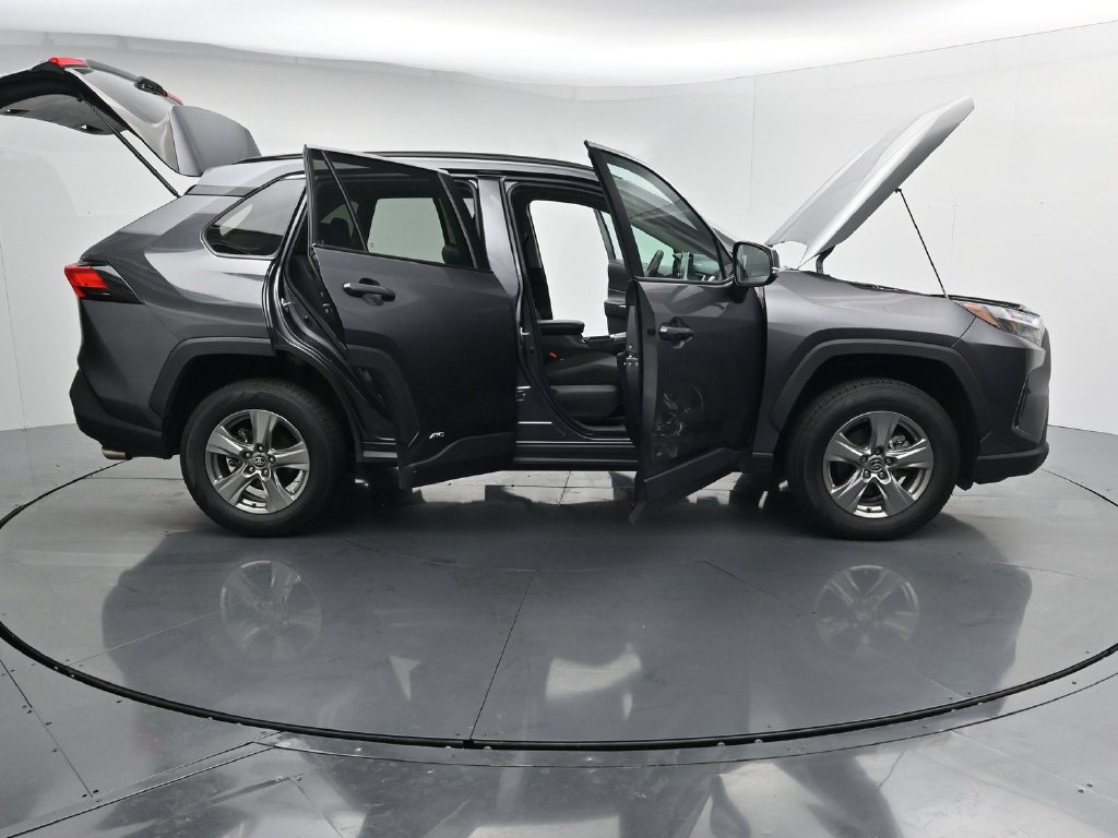 Used 2024 Toyota RAV4 XLE AWD/4WD image 27