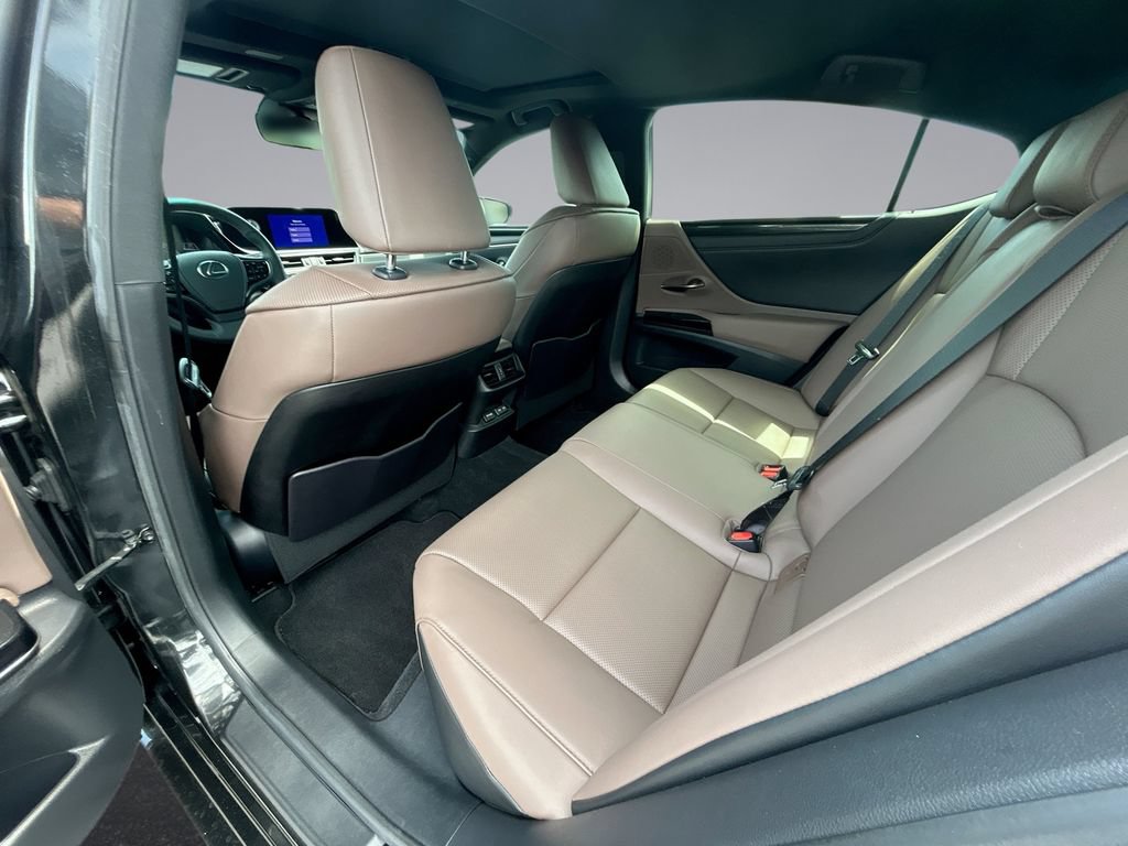 Used 2023 Lexus ES 350 w/ Accessory Package (Z2) FWD image 32